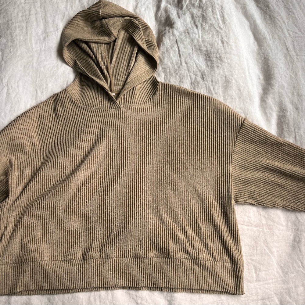 Alo Muse Hoodie